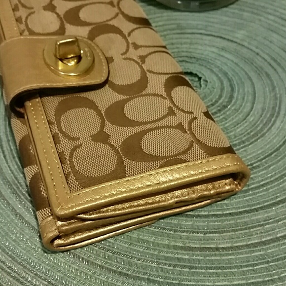 💖 PRICE FIRM COACH LEGACY SIGNATURE WALLET💖 - Picture 8 of 8